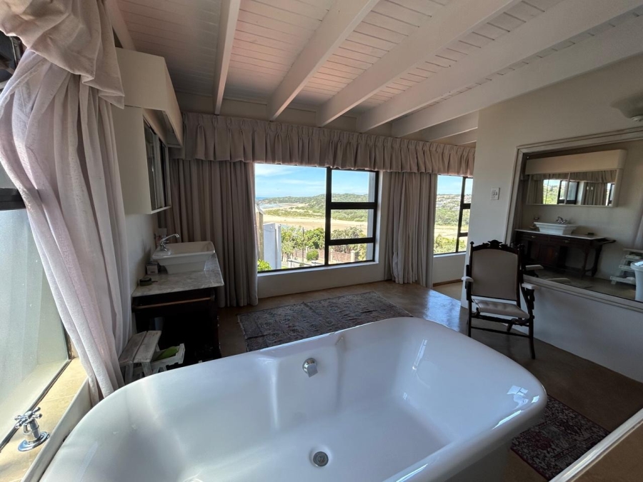 5 Bedroom Property for Sale in Blue Bend Eastern Cape